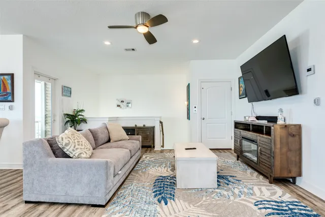 $962,667 | 109 A Santar Loop, Unit A, Surfside Beach, TX 77541