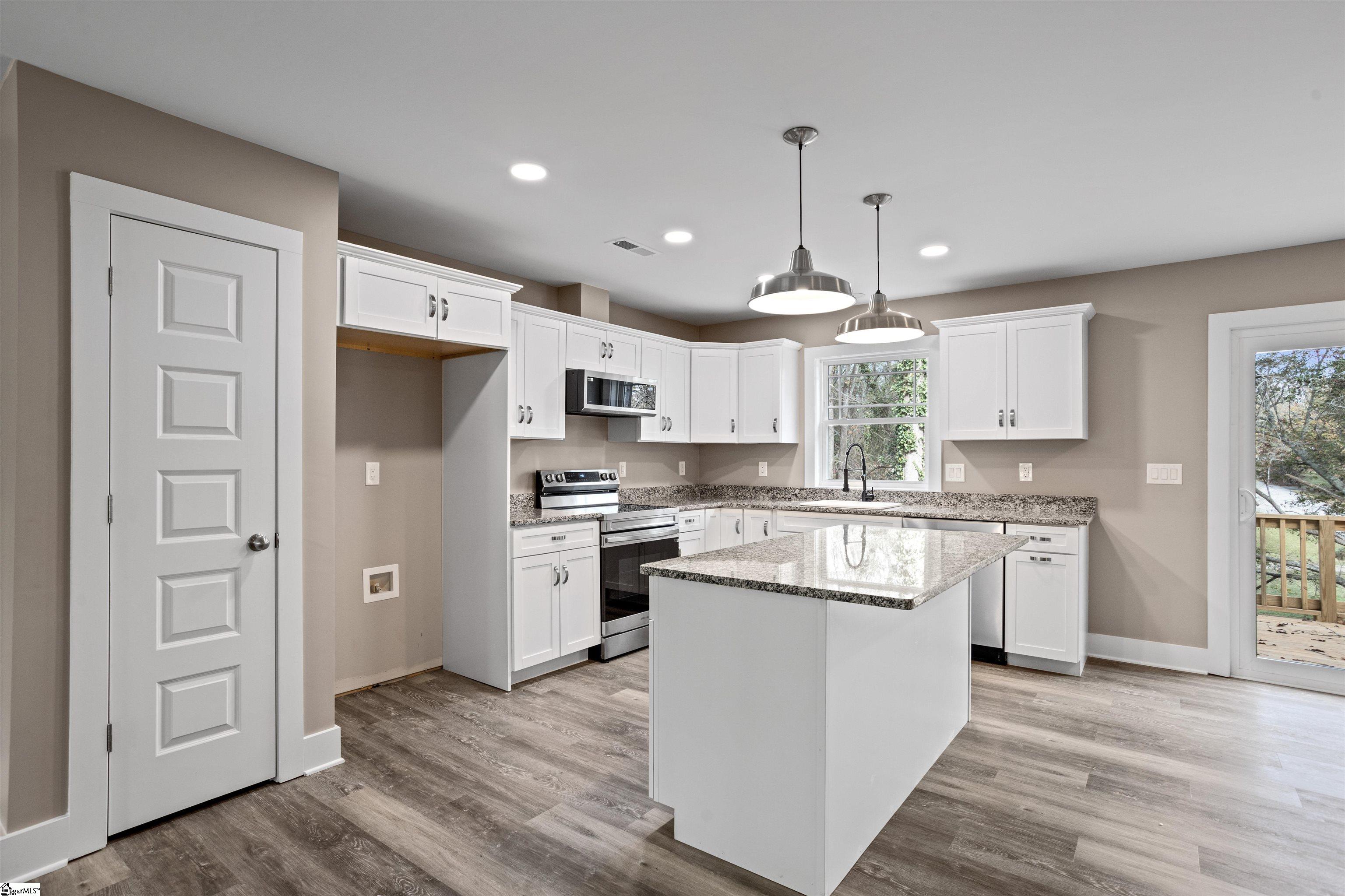 2 Hillbrook Road Taylors, SC 29687 - Photo 9 of 39