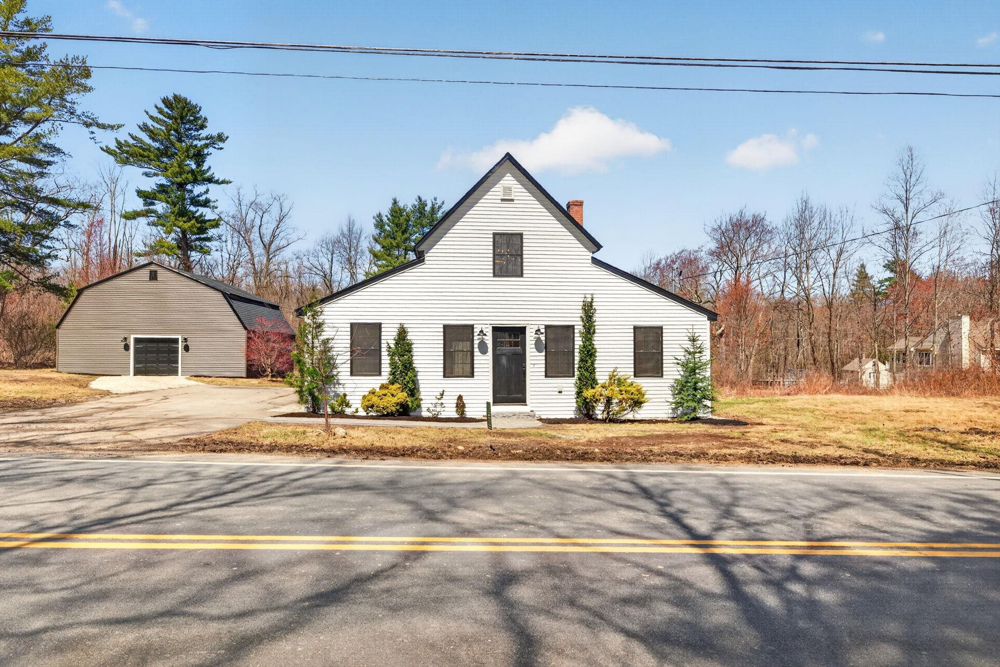 211 Sandown Road Chester, NH 03036 - Photo 2 of 51 Gallery Image 2