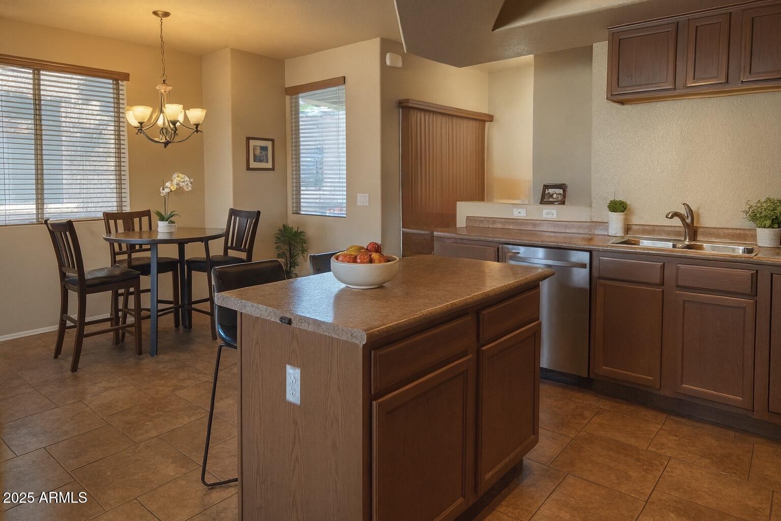 2150 West Alameda Road, Unit 1032 Phoenix, AZ 85085 - Photo 3 of 39 a kitchen with lots of counter top space