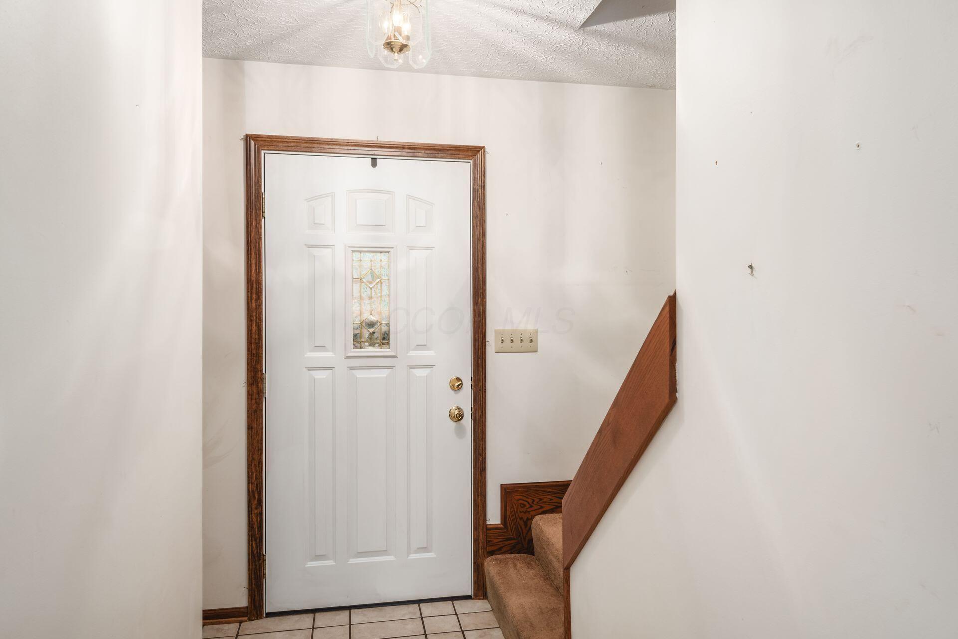 6945 Cooper Road Columbus, OH 43231 - Photo 6 of 48 006_4be9f32237_g cooper rd-13