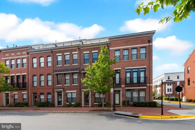 $700,000 | 237 Cres Station Terrace Southeast, Leesburg, VA 20175