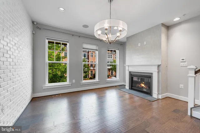 $700,000 | 237 Cres Station Terrace Southeast, Leesburg, VA 20175