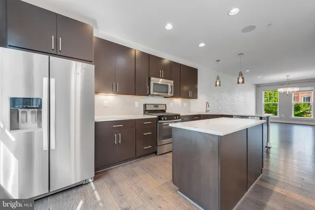 $700,000 | 237 Cres Station Terrace Southeast, Leesburg, VA 20175