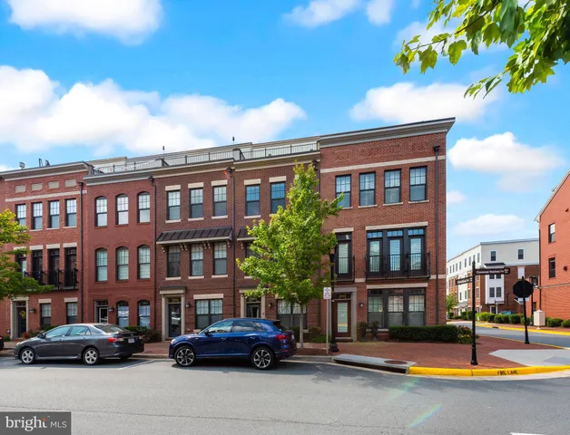 $700,000 | 237 Cres Station Terrace Southeast, Leesburg, VA 20175