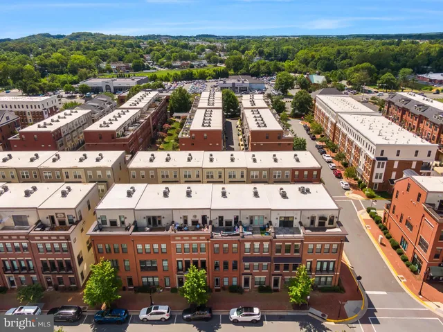 $700,000 | 237 Cres Station Terrace Southeast, Leesburg, VA 20175