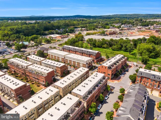 $700,000 | 237 Cres Station Terrace Southeast, Leesburg, VA 20175