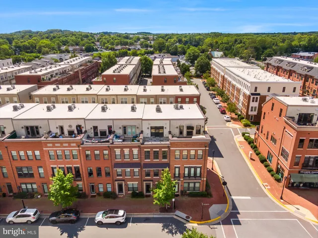 $700,000 | 237 Cres Station Terrace Southeast, Leesburg, VA 20175