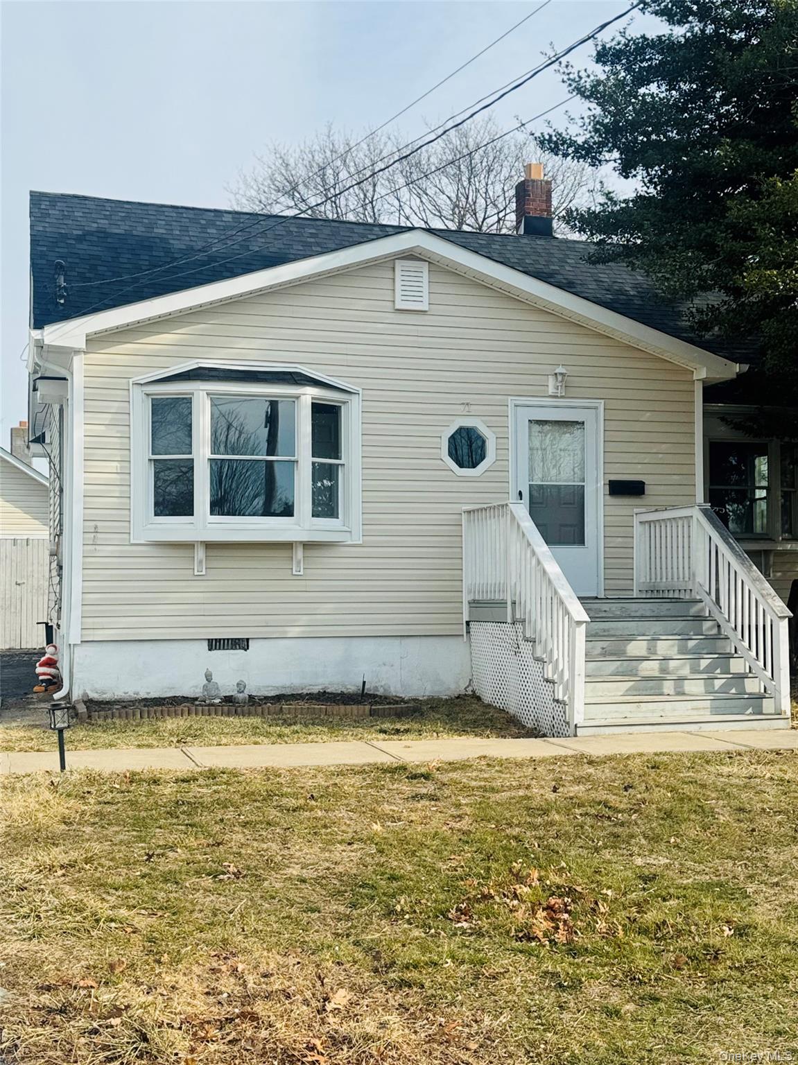 71 Community Road Bay Shore, NY 11706 - Photo 1 of 11 71 Community Rd.