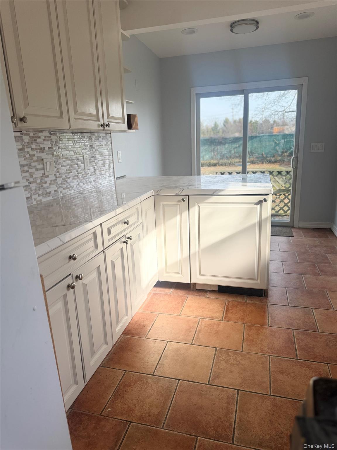 71 Community Road Bay Shore, NY 11706 - Photo 3 of 11