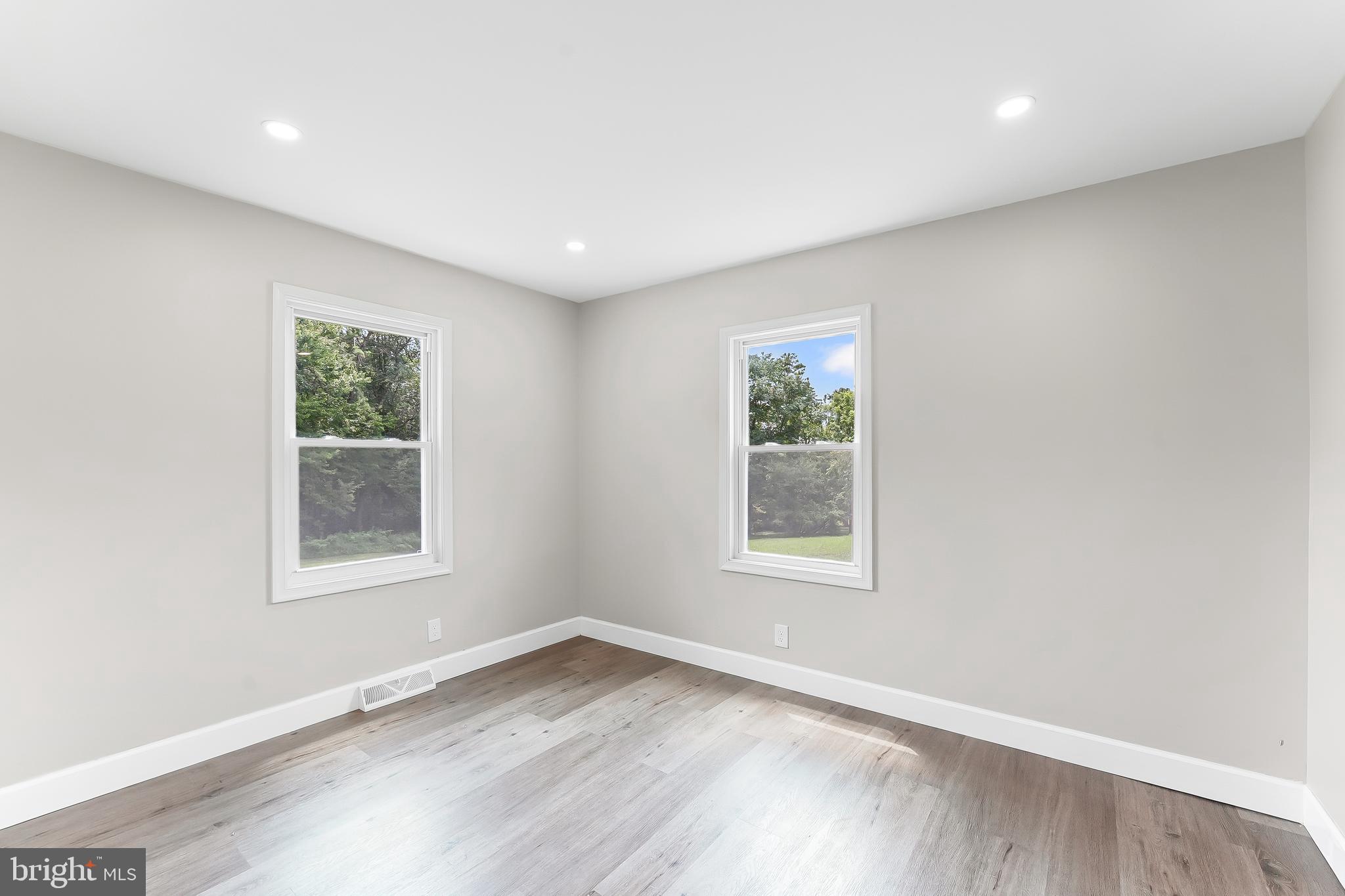 250 Red Pump Road Nottingham, PA 19362 - Photo 19 of 29 an empty room with a window