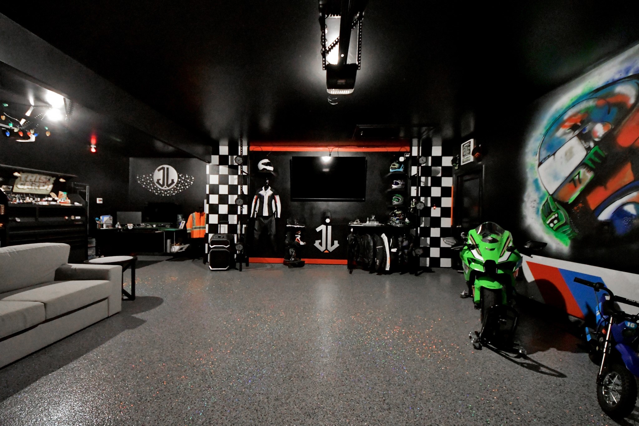 1614 Sequoia Run Drive Rosharon, TX 77583 - Photo 14 of 45 a living room with lots of furniture and a chandelier