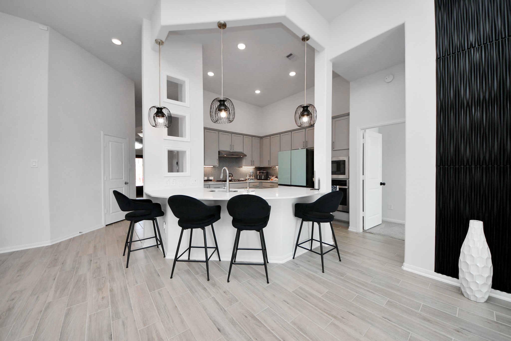 1614 Sequoia Run Drive Rosharon, TX 77583 - Photo 15 of 45 a living room with furniture and a wooden floor