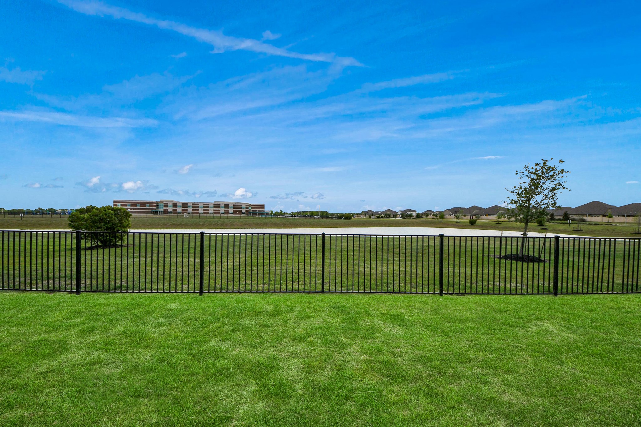 1614 Sequoia Run Drive Rosharon, TX 77583 - Photo 42 of 45 a view of a ground with a park