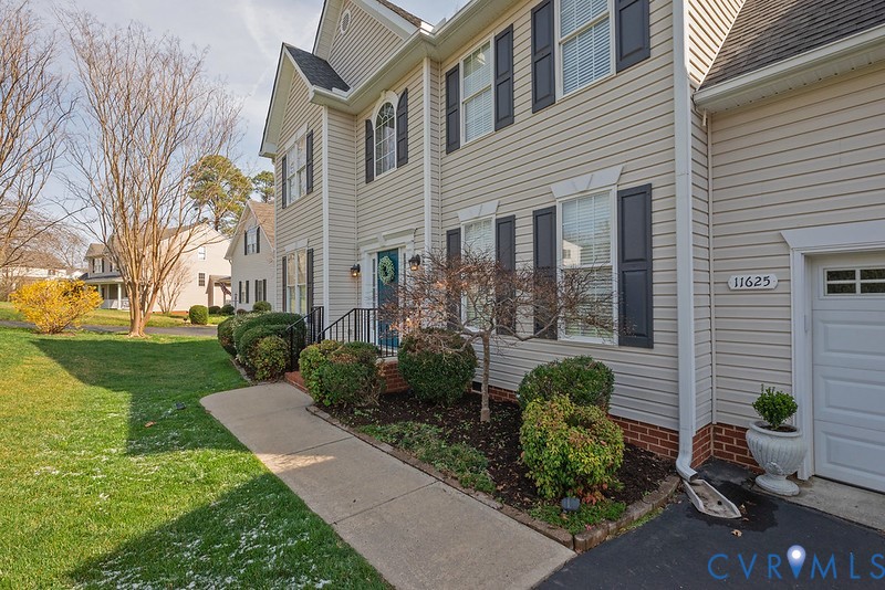 11625 Explorer Drive Midlothian, VA 23114 - Photo 31 of 56 Front sidewalk