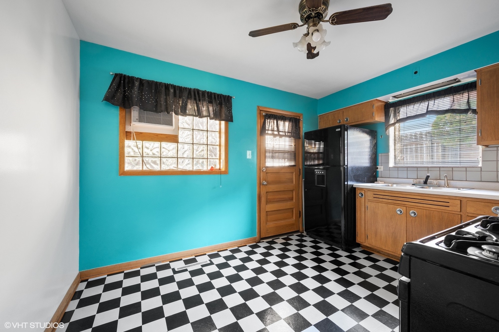 148 East Quincy Street Riverside, IL 60546 - Photo 11 of 20