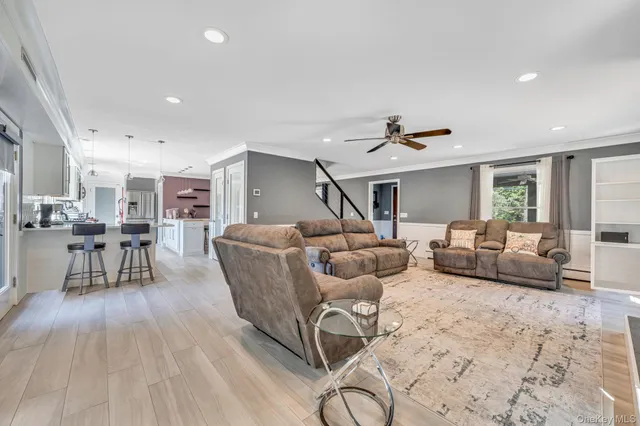 $869,999 | 183 Old Country Road, Speonk, NY 11972