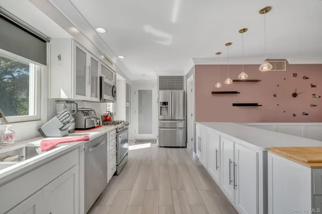 $869,999 | 183 Old Country Road, Speonk, NY 11972