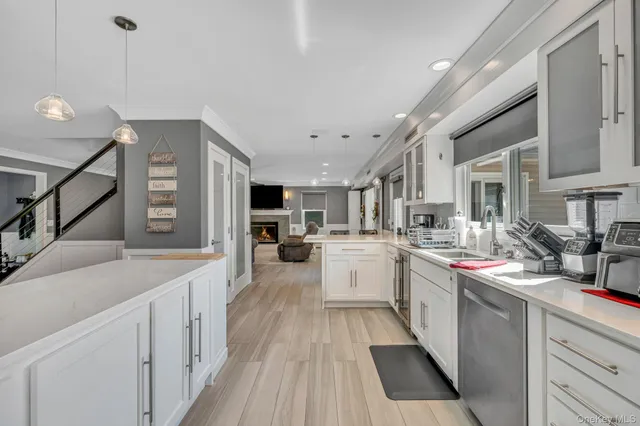 $869,999 | 183 Old Country Road, Speonk, NY 11972