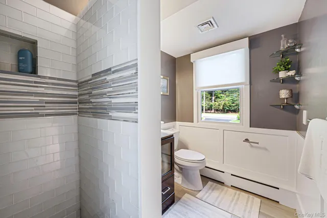 $869,999 | 183 Old Country Road, Speonk, NY 11972