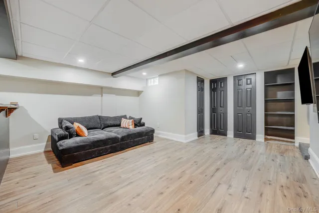 $869,999 | 183 Old Country Road, Speonk, NY 11972