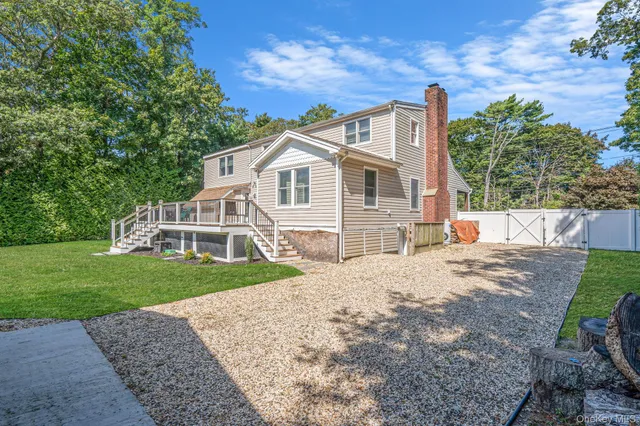 $869,999 | 183 Old Country Road, Speonk, NY 11972