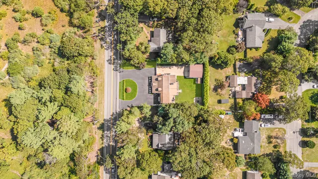 $869,999 | 183 Old Country Road, Speonk, NY 11972