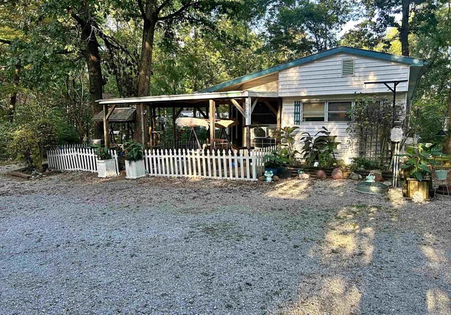 $209,900 | 4378 North Private Road 1185, Loogootee, IN 47553
