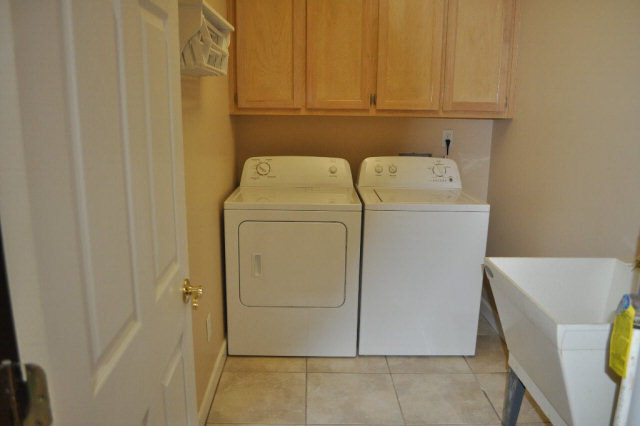 8008 Patricks Ldg Road Bay Minette, AL 36507 - Photo 29 of 33 Guest Laundry Rm