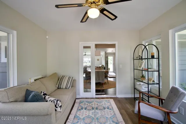 $2,400 | 607 Larchmont Drive, Wilmington, NC 28403