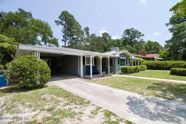 $2,400 | 607 Larchmont Drive, Wilmington, NC 28403