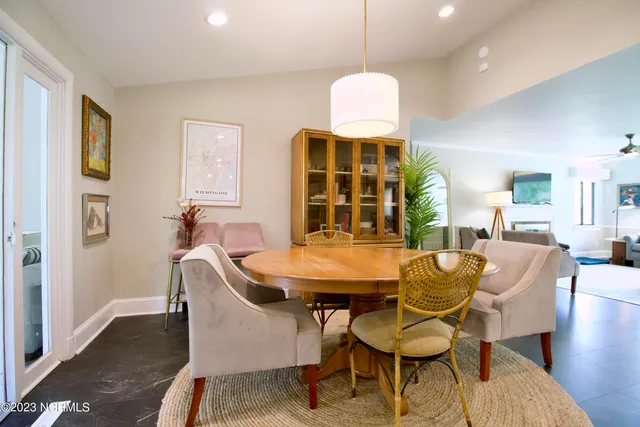 $2,400 | 607 Larchmont Drive, Wilmington, NC 28403