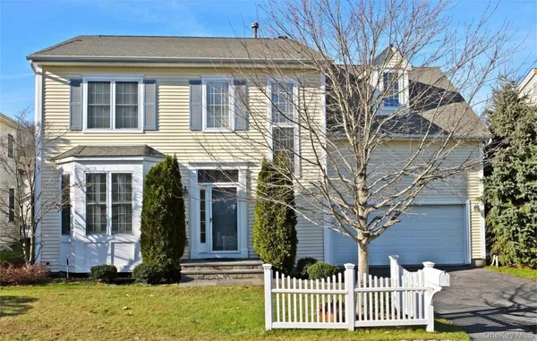 $1,200,000 | 38 Ovation Court, White Plains, NY 10603