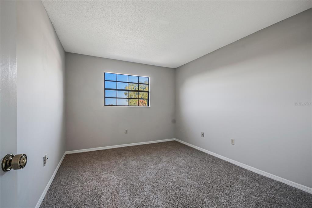 500 Newell Hill Road, Unit 106D Leesburg, FL 34748 - Photo 23 of 45 a view of room and window