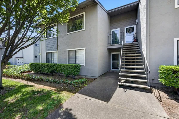 $350,000 | 900 Cambridge Drive, Unit 84, Benicia, CA 94510