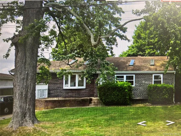 $515,000 | 29 A Hewes Street, Brentwood, NY 11717
