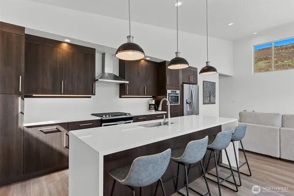 $899,000 | 9773 Ridgeview Drive Northwest, Quincy, WA 98848
