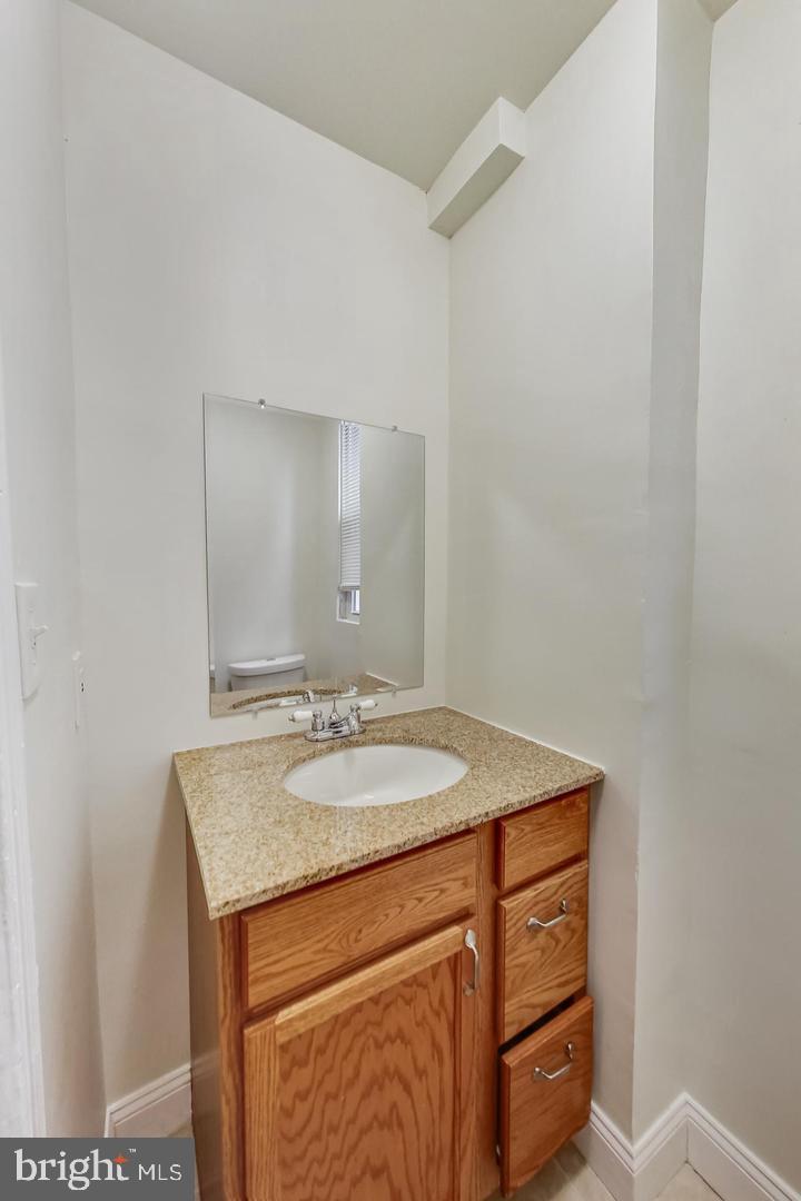 137 R Street Northeast Washington, DC 20002 - Photo 17 of 28 Main level powder room