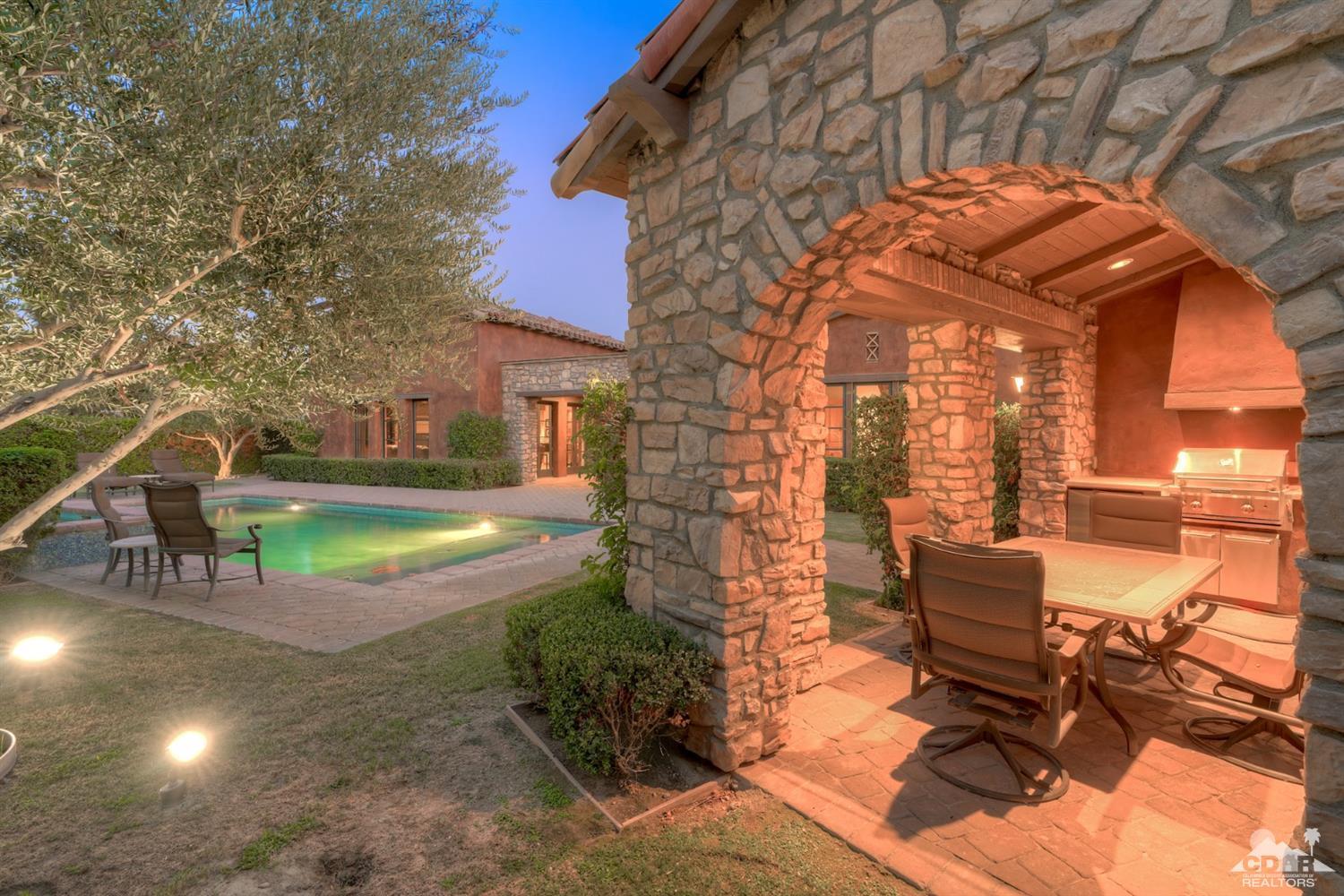 41 Cassis Circle Rancho Mirage, CA 92270 - Photo 59 of 68 a view of a house with backyard and sitting area