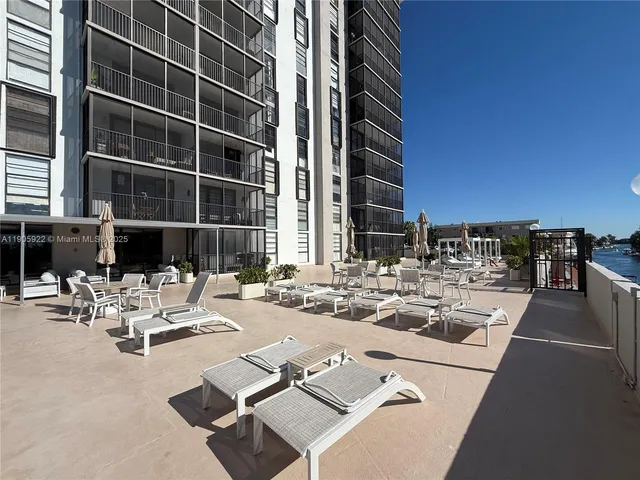 $2,500 | 2500 Northeast 135th Street, Unit B605, North Miami, FL 33181