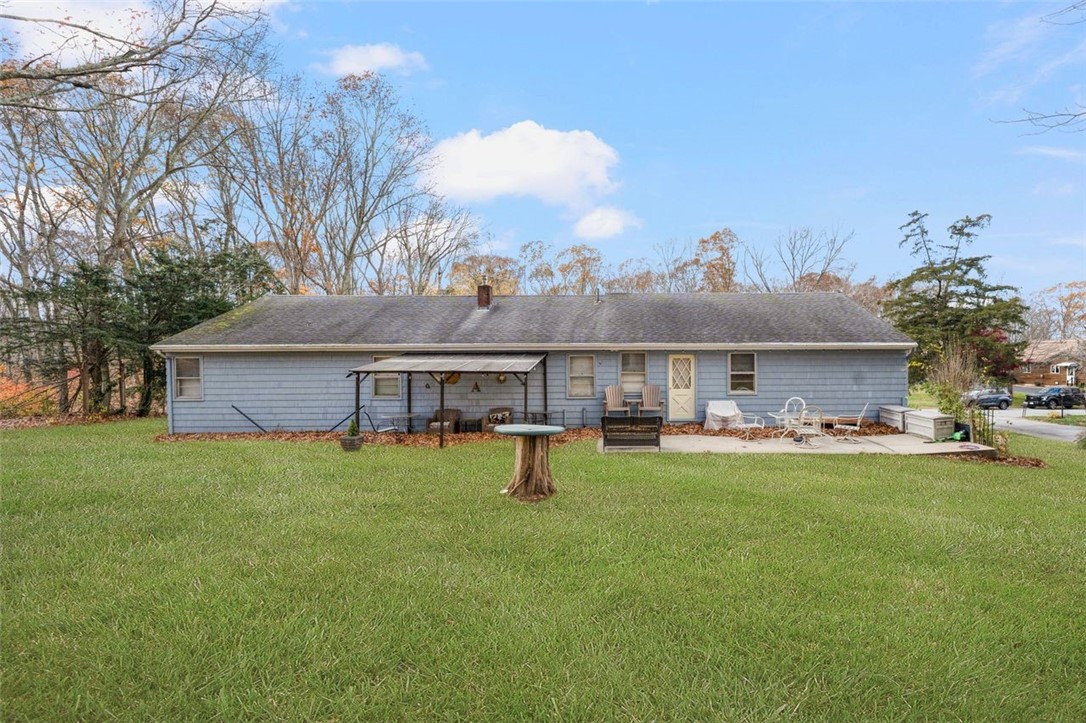 19 Cedarcrest Drive Preston, CT 06365 - Photo 3 of 38