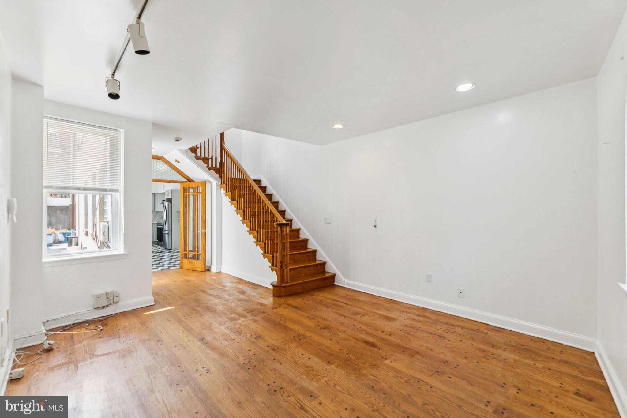 1006 South Front Street Philadelphia, PA 19147 - Photo 4 of 36