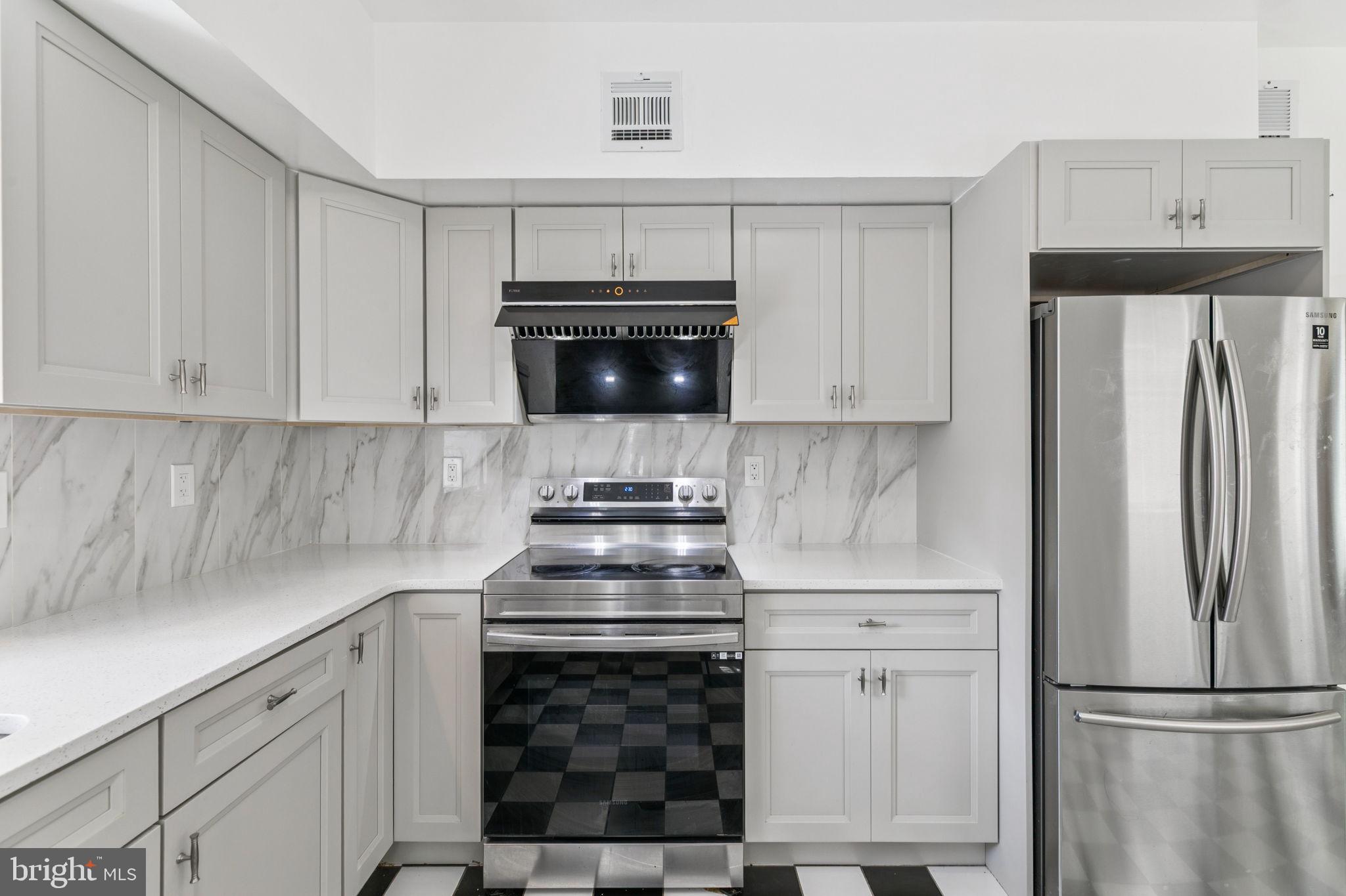 1006 South Front Street Philadelphia, PA 19147 - Photo 8 of 36