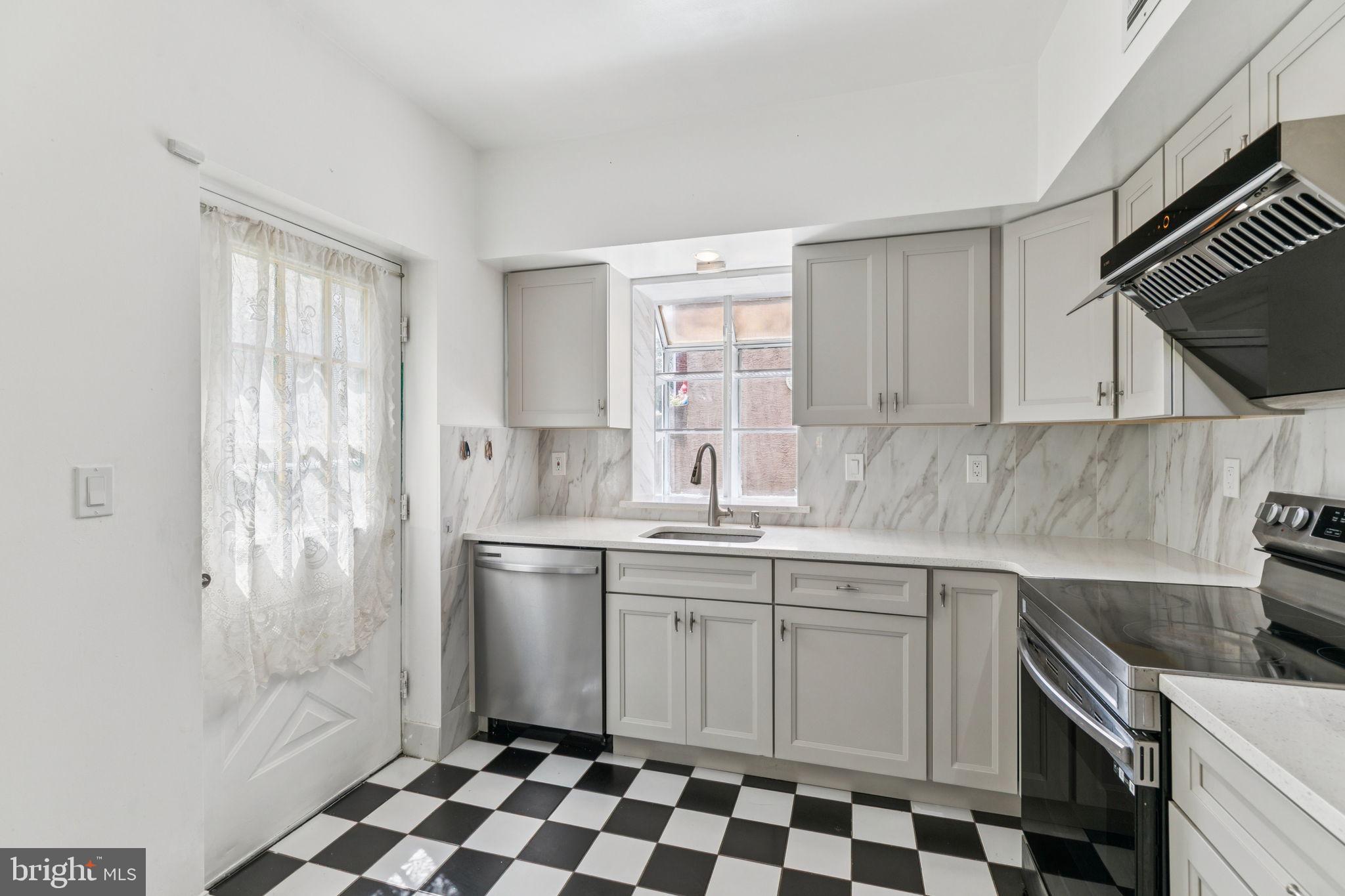1006 South Front Street Philadelphia, PA 19147 - Photo 10 of 36
