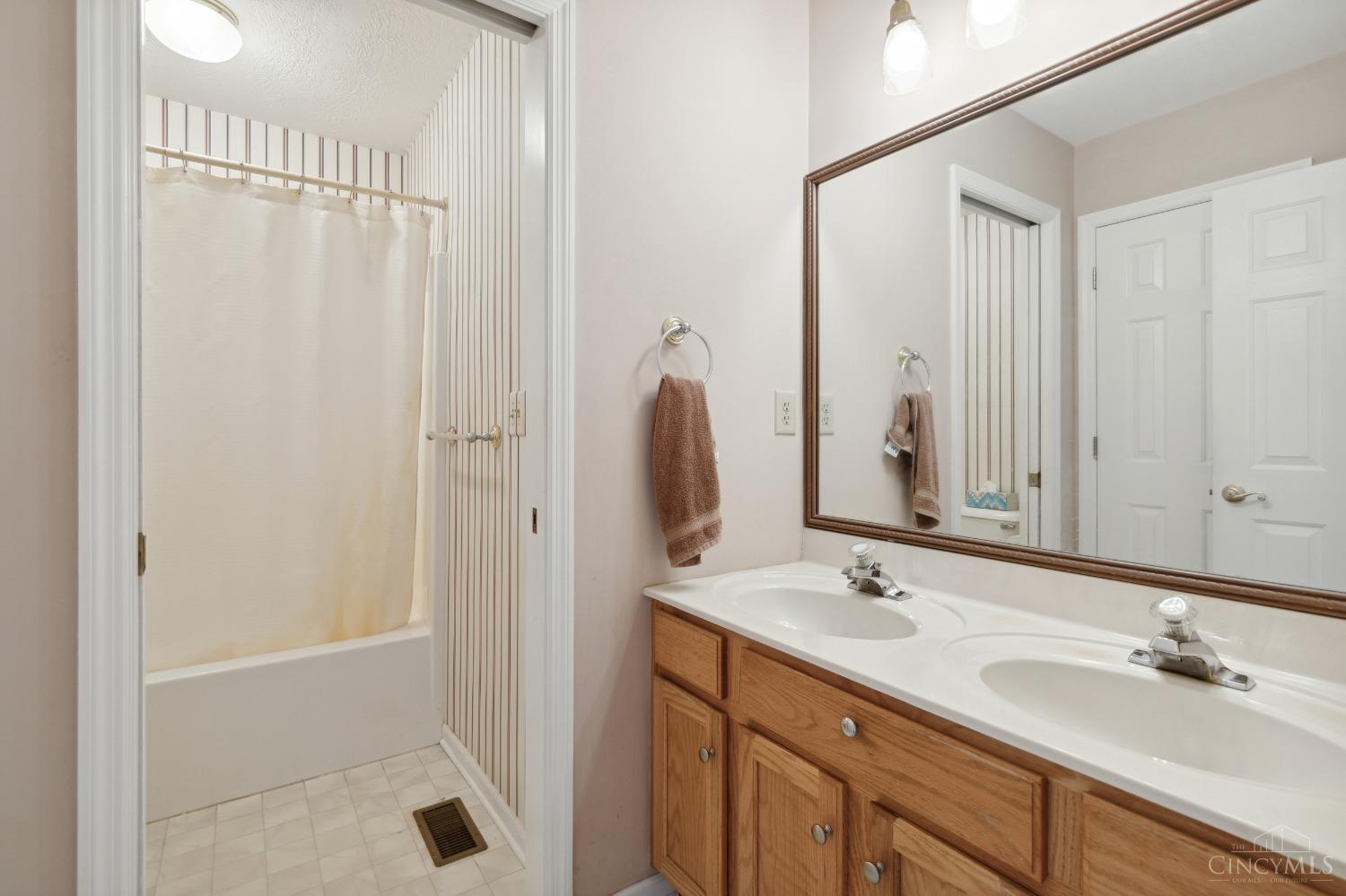 5554 Randy Drive Fairfield, OH 45014 - Photo 25 of 36 Gallery Image 25