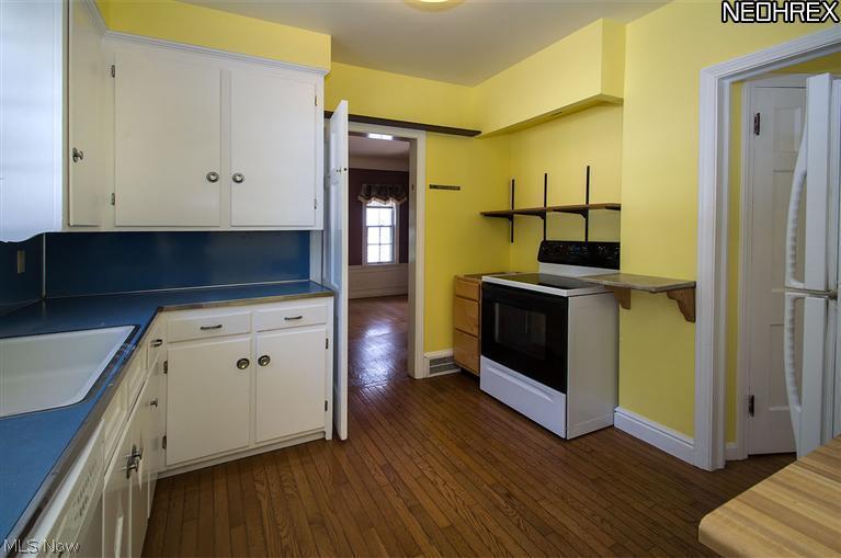3714 Normandy Road Cleveland, OH 44120 - Photo 9 of 22