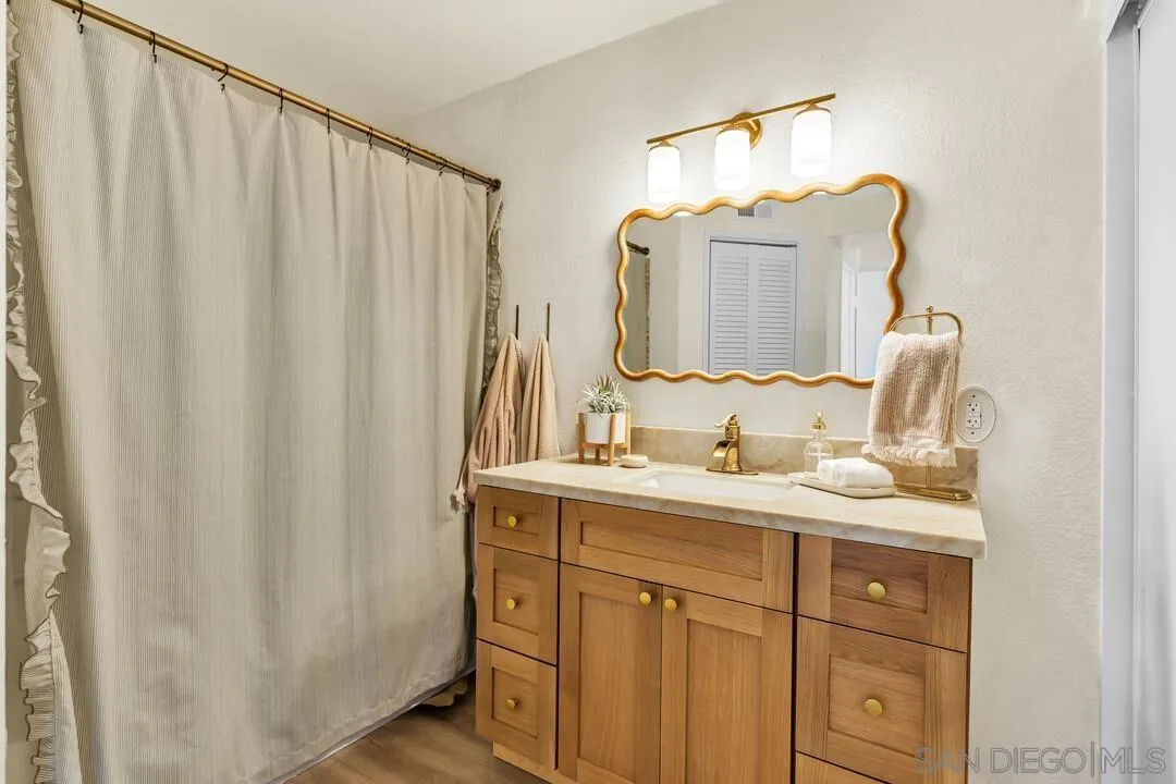 320 Ferrara Way Vista, CA 92083 - Photo 13 of 28
