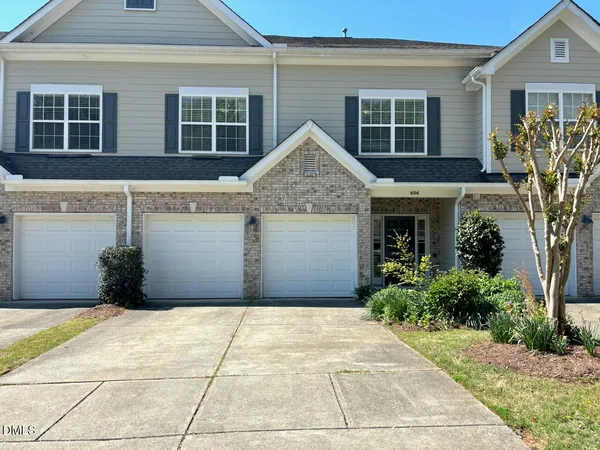 $450,000 | 606 Bartlett Circle, Hillsborough, NC 27278