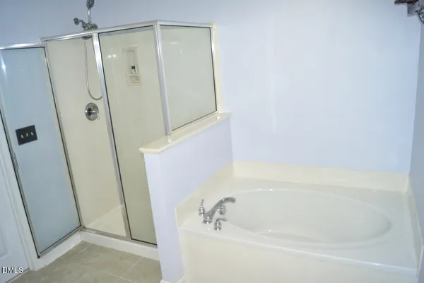 $450,000 | 606 Bartlett Circle, Hillsborough, NC 27278