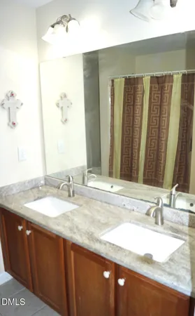 $450,000 | 606 Bartlett Circle, Hillsborough, NC 27278